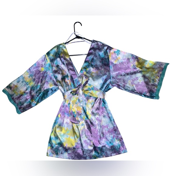 🆕Sattin Pretty Mini Robe - Fabletics - Picture 9 of 15